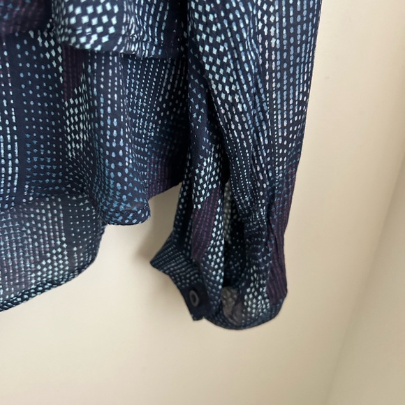 Anthropologie Cloth & Stone Dotted Herringbone Blouse, Blue Motif, Size Small - Picture 5 of 8